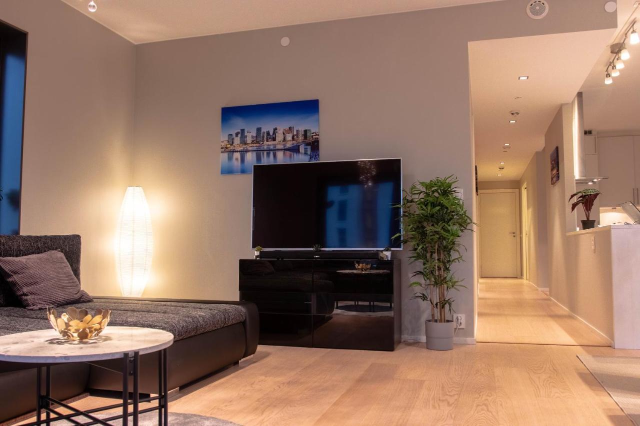 Spacious Modern 3br At Barcode Apartment